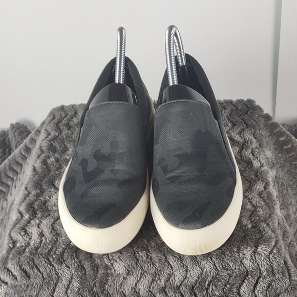 Vince Camuto Shoes - Vince Camuto VP-KORLI2 Dark Gray Camo Slip On Sneakers Casual Shoes 7M